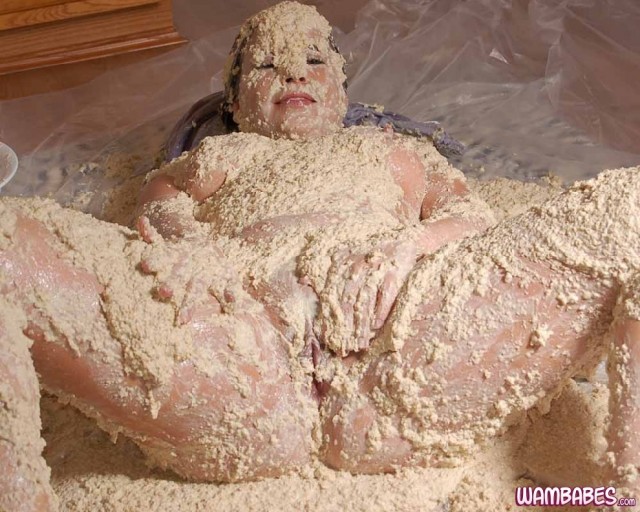 hot chicks fighting in mud aq