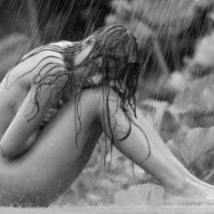 naked rain21
