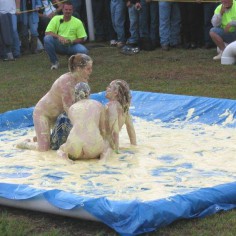 girls mud jelly 006