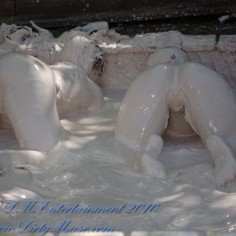 girls mud jelly 032